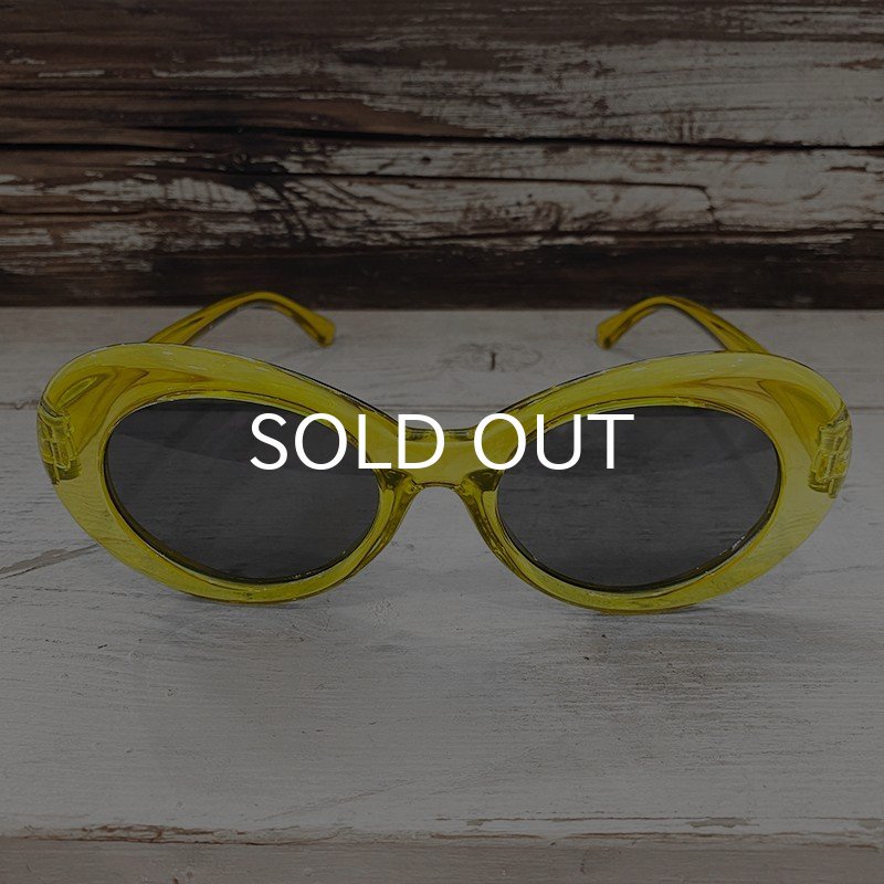 画像2: KURT COBAIN STYLE OVAL SUNGLASS / カート・コバーン オーバル・サングラス (CLEAR YELLOW) (2)
