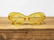 画像2: KURT COBAIN STYLE OVAL SUNGLASS / グリッター・サングラス (YELLOW) (2)