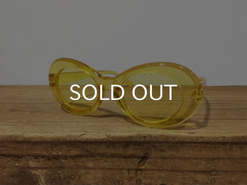 画像1: KURT COBAIN STYLE OVAL SUNGLASS / グリッター・サングラス (YELLOW) (1)