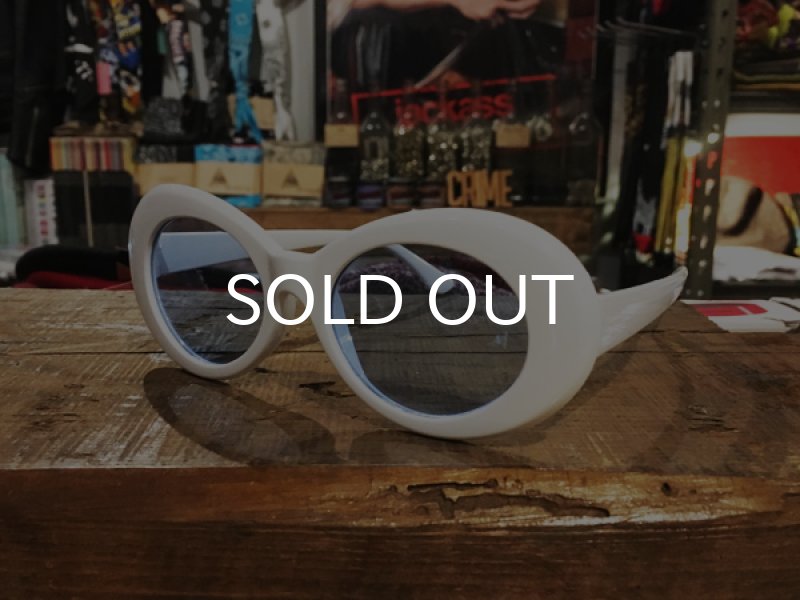 画像1: KURT COBAIN STYLE OVAL SUNGLASS / カート・コバーン オーバル・サングラス (WHITE/LIGHT BLUE) (1)