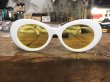 画像2: KURT COBAIN STYLE OVAL SUNGLASS / カート・コバーン オーバル・サングラス (WHITE/YELLOW) (2)