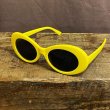 画像1: KURT COBAIN STYLE OVAL SUNGLASS / カート・コバーン オーバル・サングラス (YELLOW) (1)