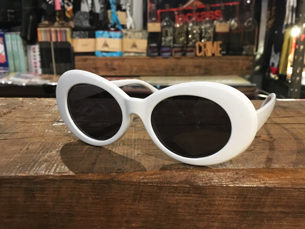 【色: レッド】70's DESIGN OVAL SUNGLASS(デザインオー