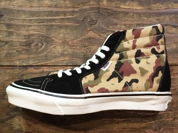 sk8 hi black suede
